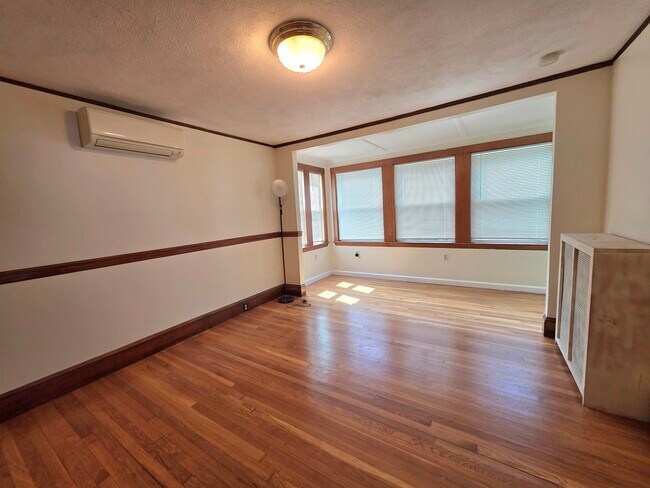 Photo - 33 Blenford Rd Unit 1