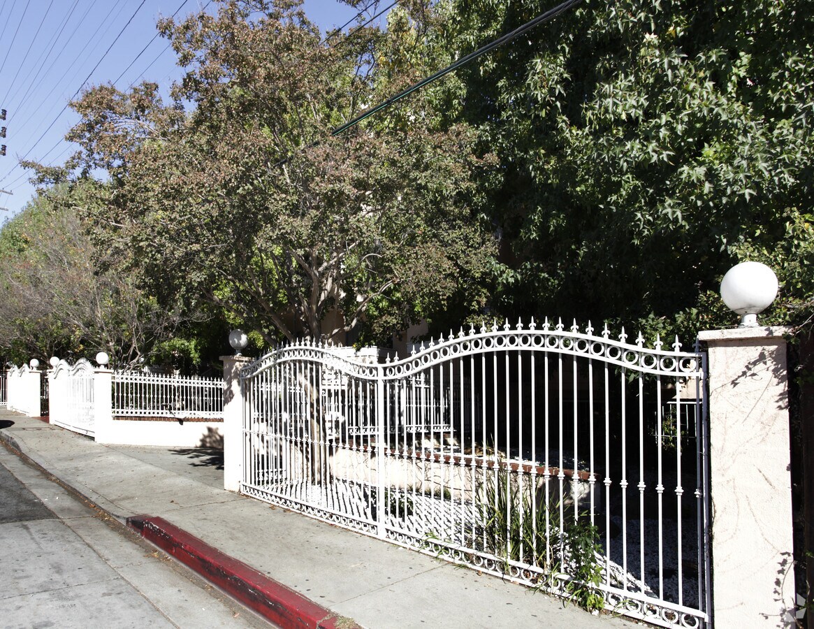 Photo - 4310 Vineland Ave