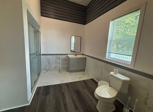 Photo - Large 4 Bedroom 4 bath house