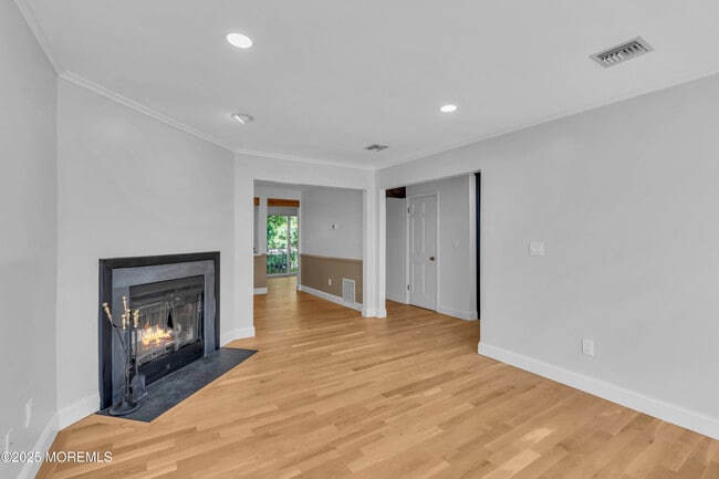 Photo - 65 E River Rd