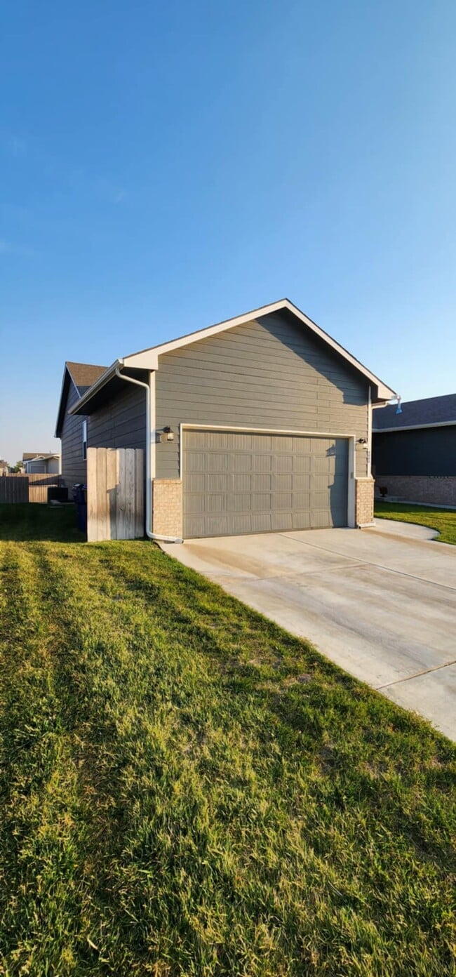 Photo - 9000 E Chris St