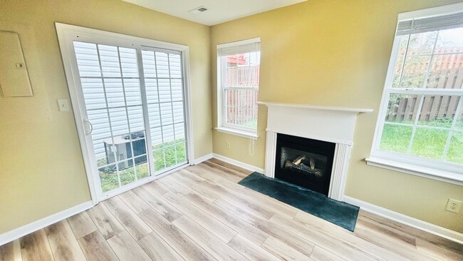 Photo - FREDERICKSBURG - SALEM FIELDS - SPACIOUS FRESH TOWNHOUSE