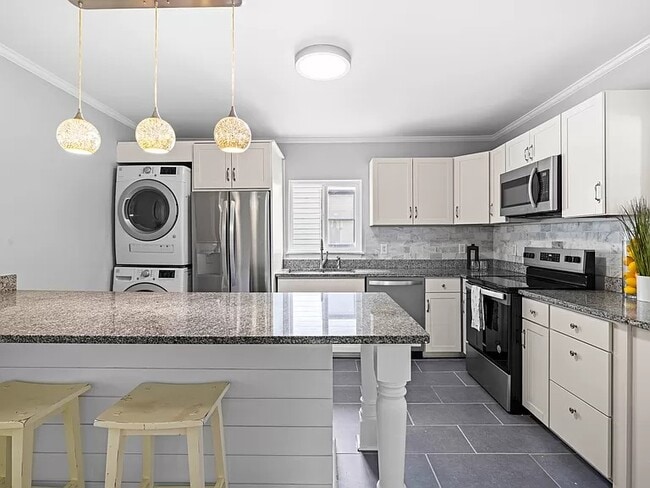 Photo - 1032 Moreland Ave