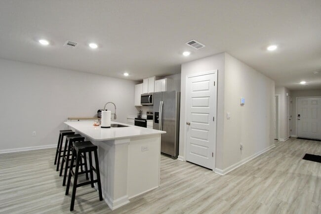 Photo - 334 Flounder St