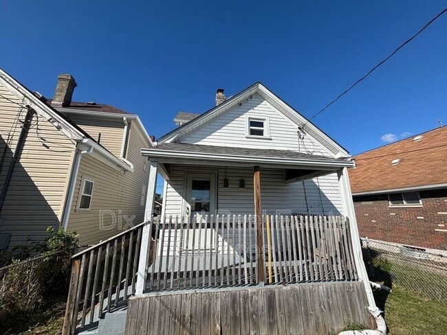 Photo - 526 Brandt St