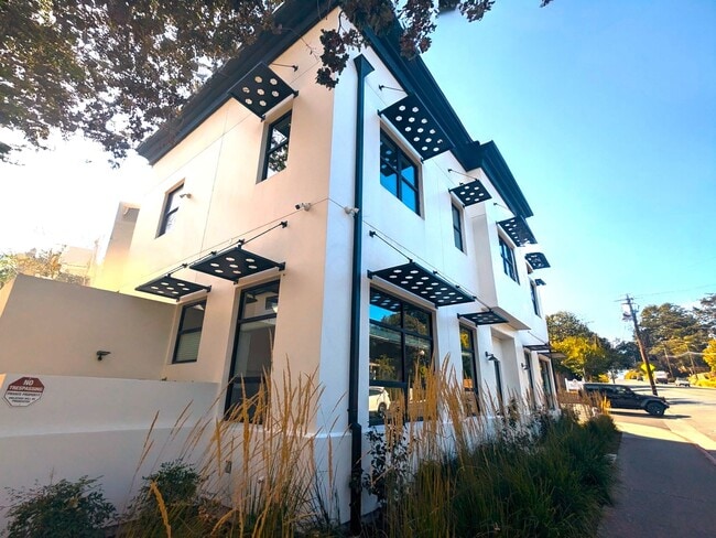 Building Photo - Luxury Home– Central Sebastopol – Close to everything – Best in Class Unit 7635