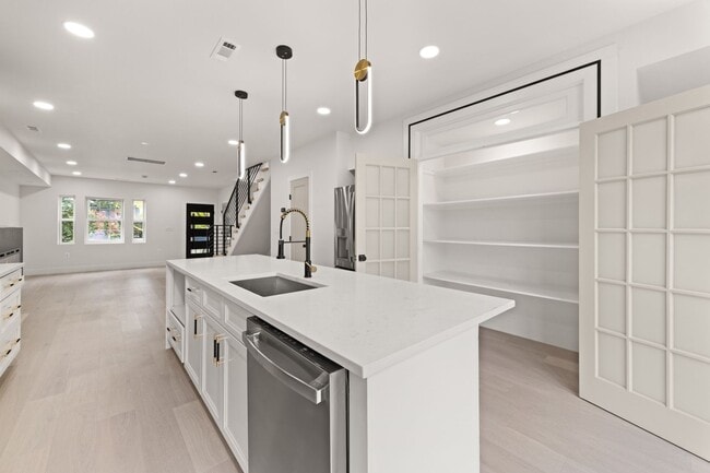 Photo - DC1026 Unit A