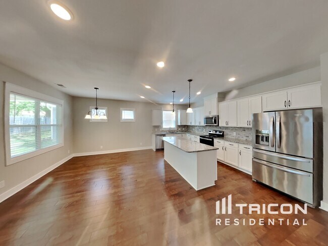 Photo - 302 Spring St