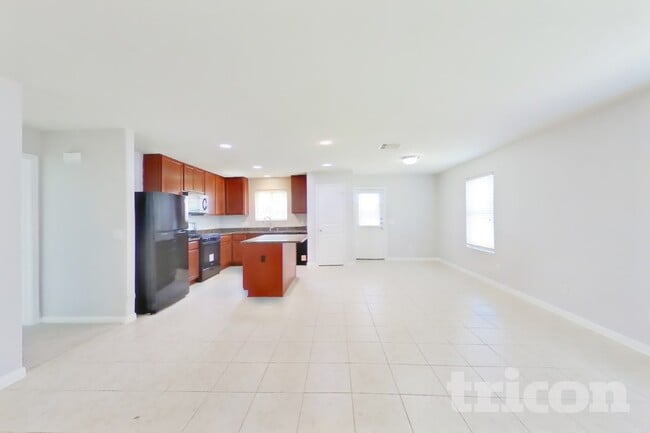 Photo - 930 Salado Slough Ln