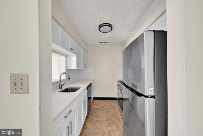 Photo - 601 Ravens Crest Dr