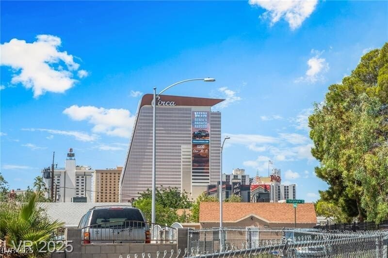 Photo - 915 Melrose Dr