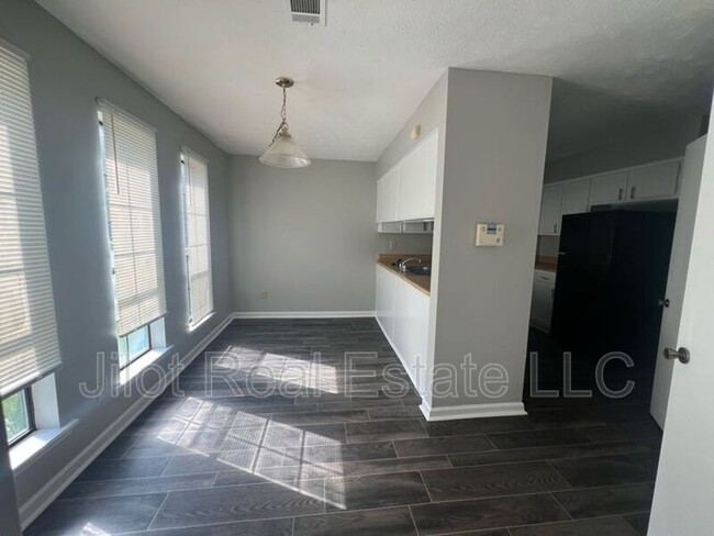 Photo - 803 Heritage Oaks Dr