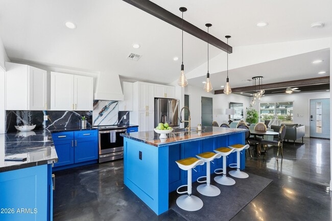 Building Photo - 2812 N 71st Pl