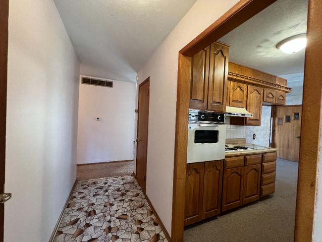 Photo - 7412 Warren W