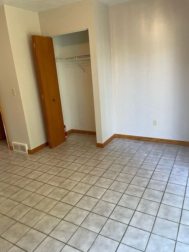 Photo - 3140 W 40th St Unit 3140 W 40th St