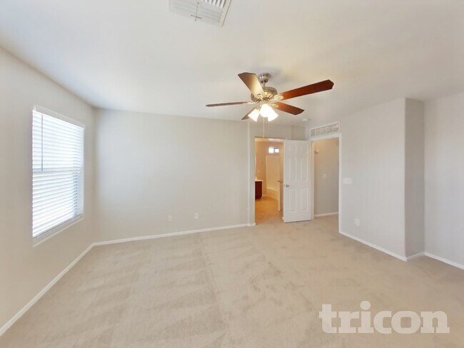 Photo - 377 E Maddison St