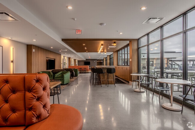 Rooftop Lounge - 4th & 5th