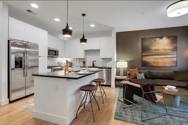 Photo - 620 Glen Iris Dr NE Condo