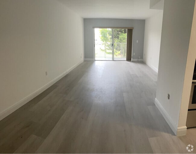 Building Photo - 4810 NW 79th Ave Rental