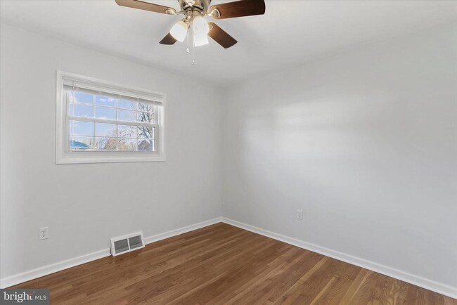 Photo - 855 Anthony Ave