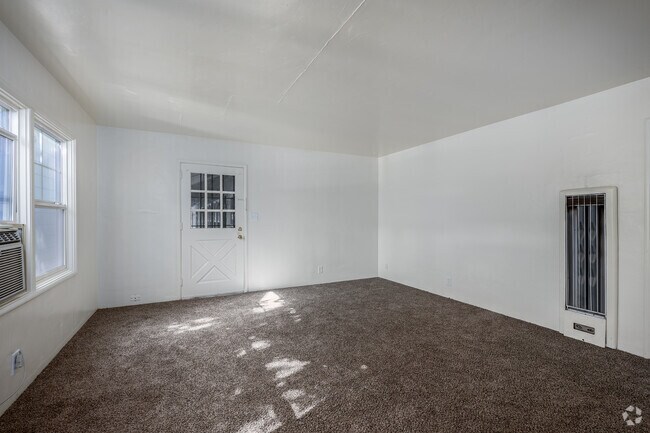 2BR, 1BA - 768SF - Living Room
