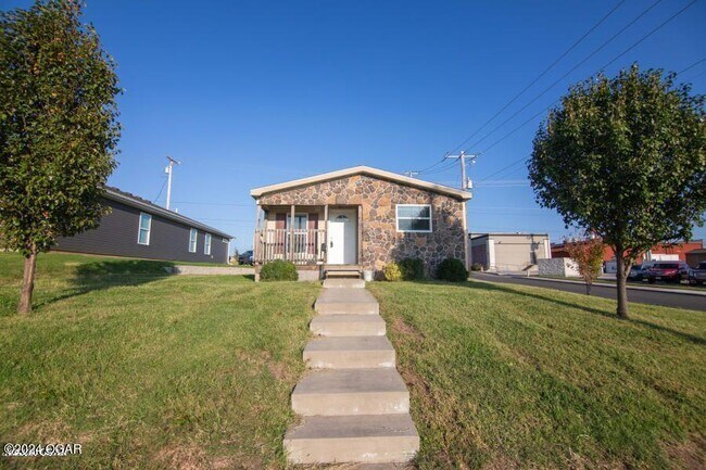 Photo - 2331 S Joplin Ave