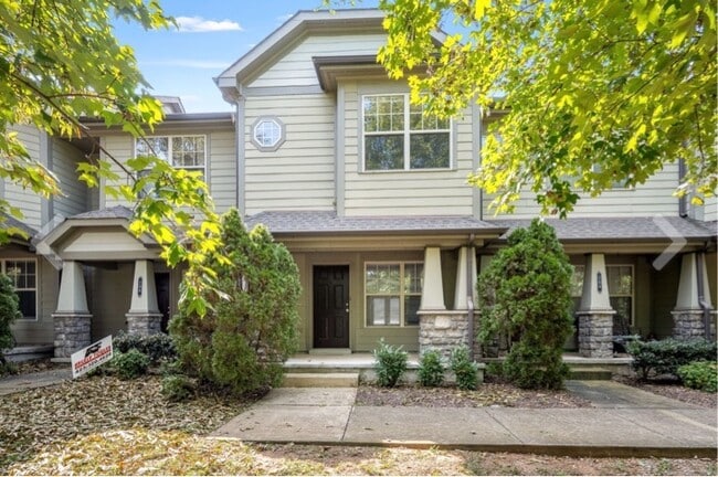 Building Photo - 105 4th Ave