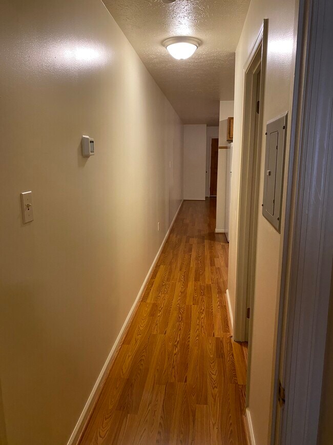 Photo - 2640 Valley Ave Unidad All Utilities Included