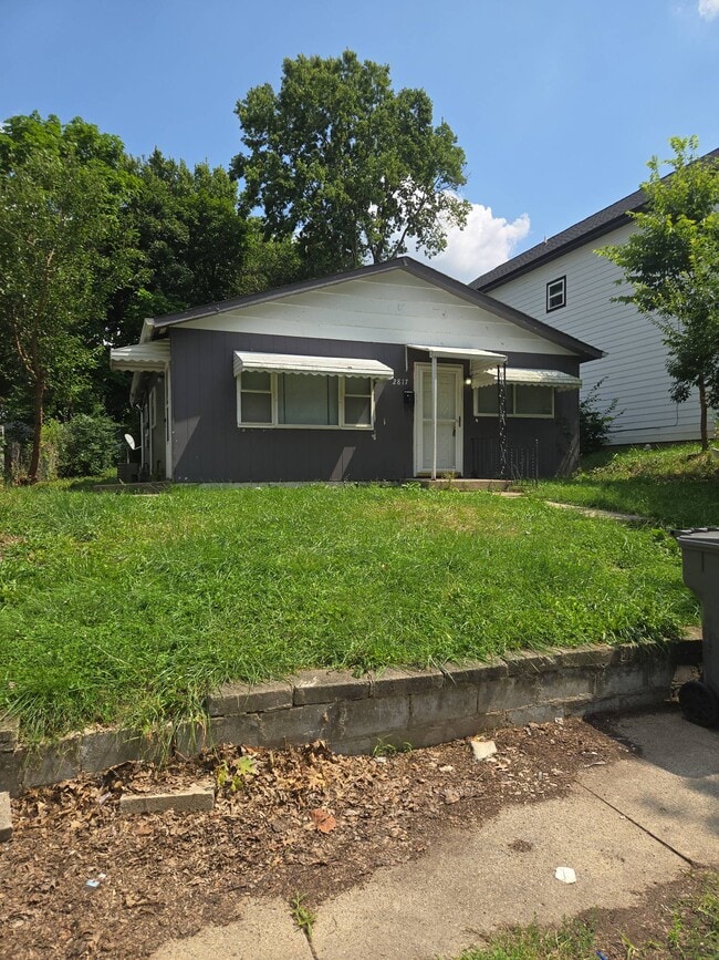 Building Photo - 2817 E Riverside Dr