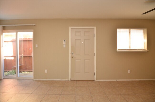 Building Photo - 5993 Allday Dr Unit B