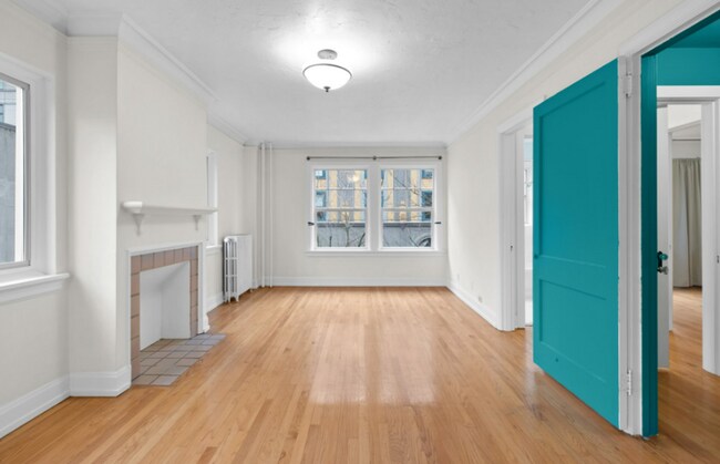 Photo - Charming Goose Hollow Condo – Hardwood Flo... Unidad 204