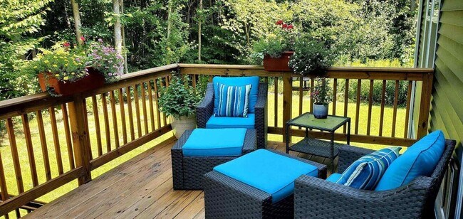 Photo - Seawall at Lighthouse