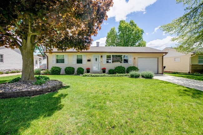 Building Photo - 1536 Gordon Dr