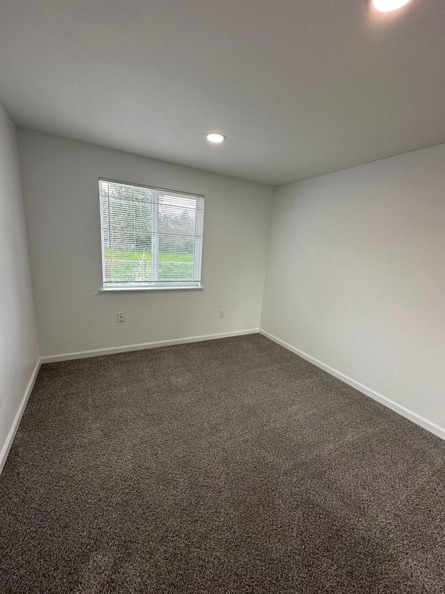 Photo - 1527 Santiam Hwy SE Unit Santiam 1527 #2