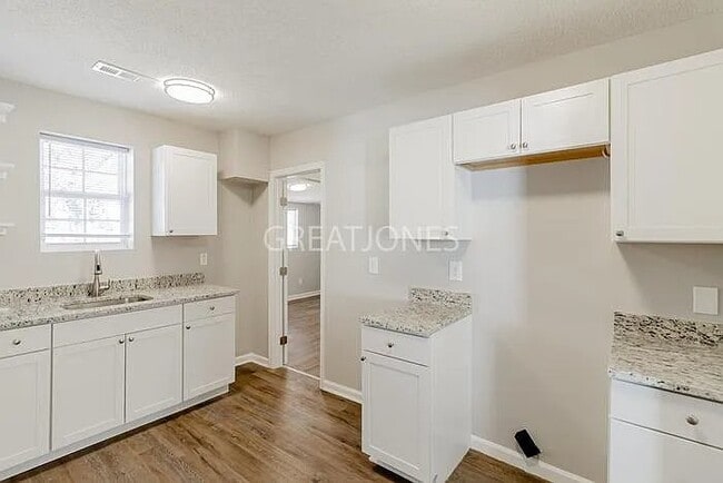 Photo - 8225 Rugby Ave