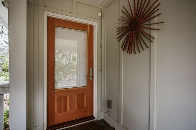 Photo - 284 The Plaza