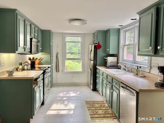 Photo - 895 Tolland Stage Rd