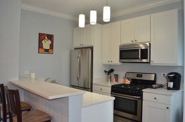 Photo - Beautiful penthouse unit in Lakeview Unit 735-3F