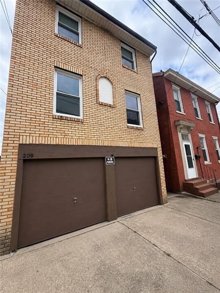 209 Clay St