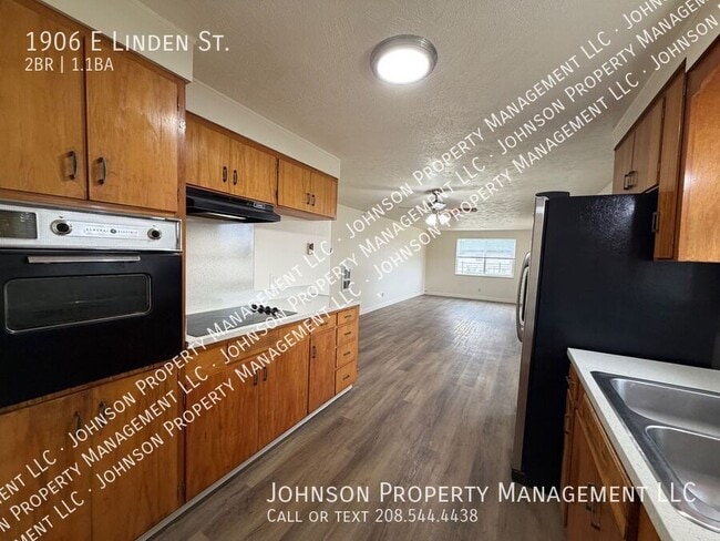 Photo - 1906 E Linden St