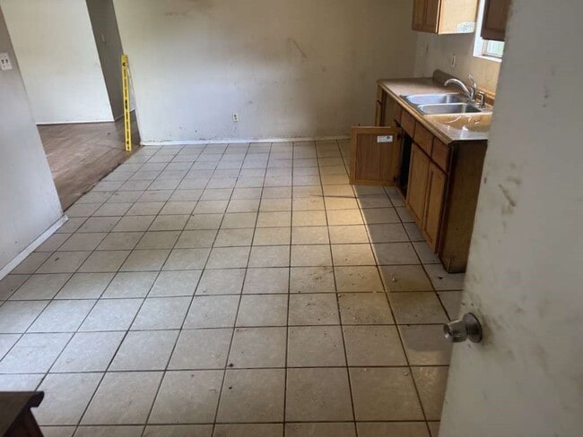 Photo - 5739 Gatewood St