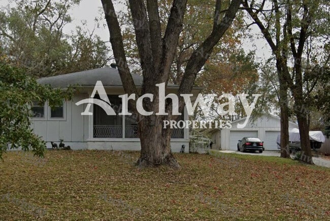 Building Photo - 2829 N 75th Terrace