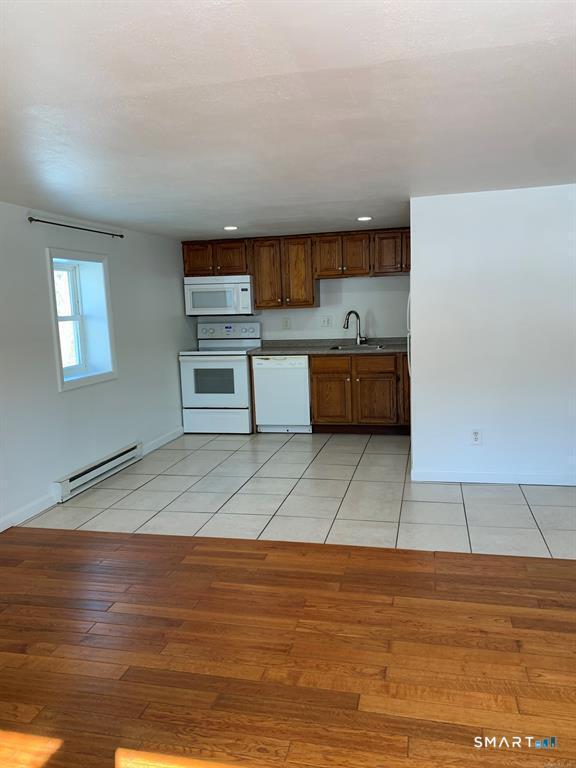372 Hartford Rd