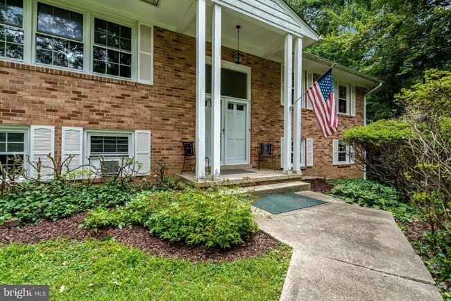 Building Photo - 5315 Summit Dr