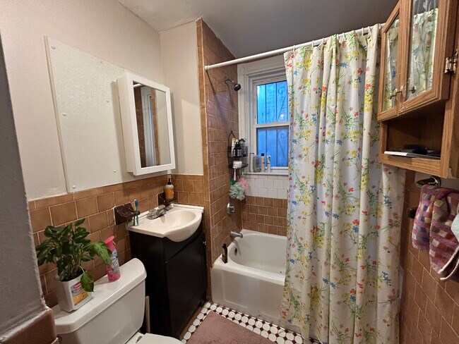 Photo - 78 Hillside St