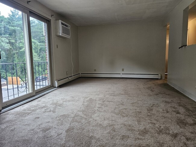 Photo - 133 English Village Rd Unit 303