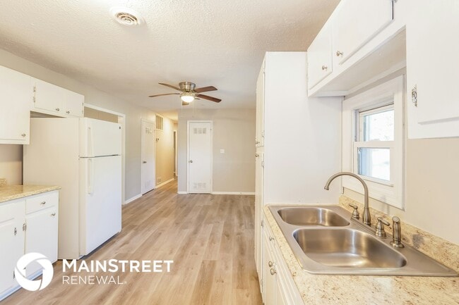 Photo - 7810 E 112th St