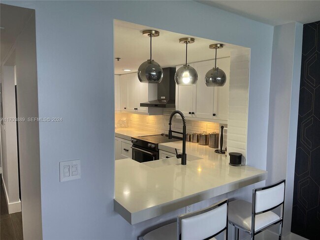 Photo - 2555 Collins Ave Unit 1409