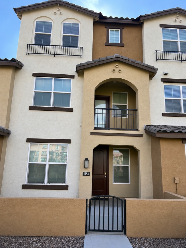 Building Photo - 1255 N Arizona Ave Unit 1153