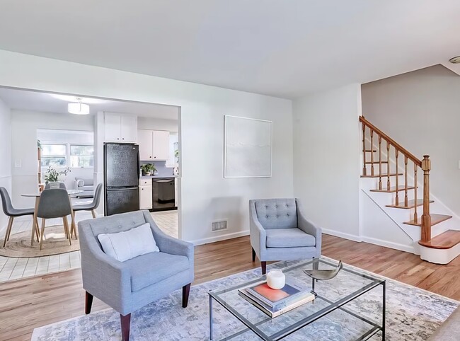 Photo - 6 Burgundy Ln